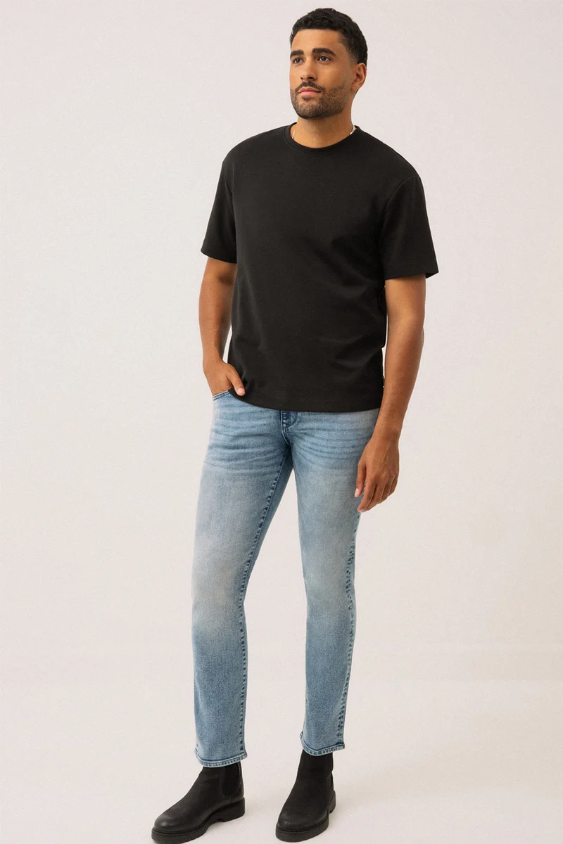 Le t-shirt en scuba par Projek Raw