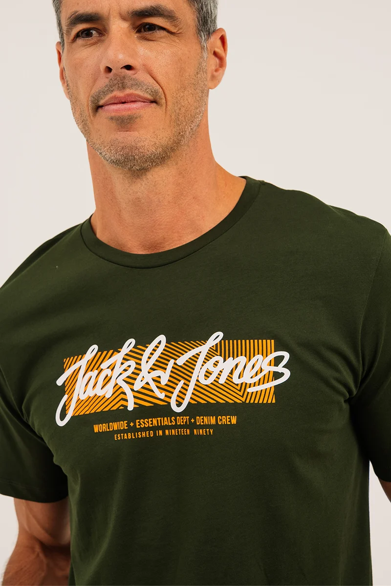 Le t-shirt imprimé logo urbain