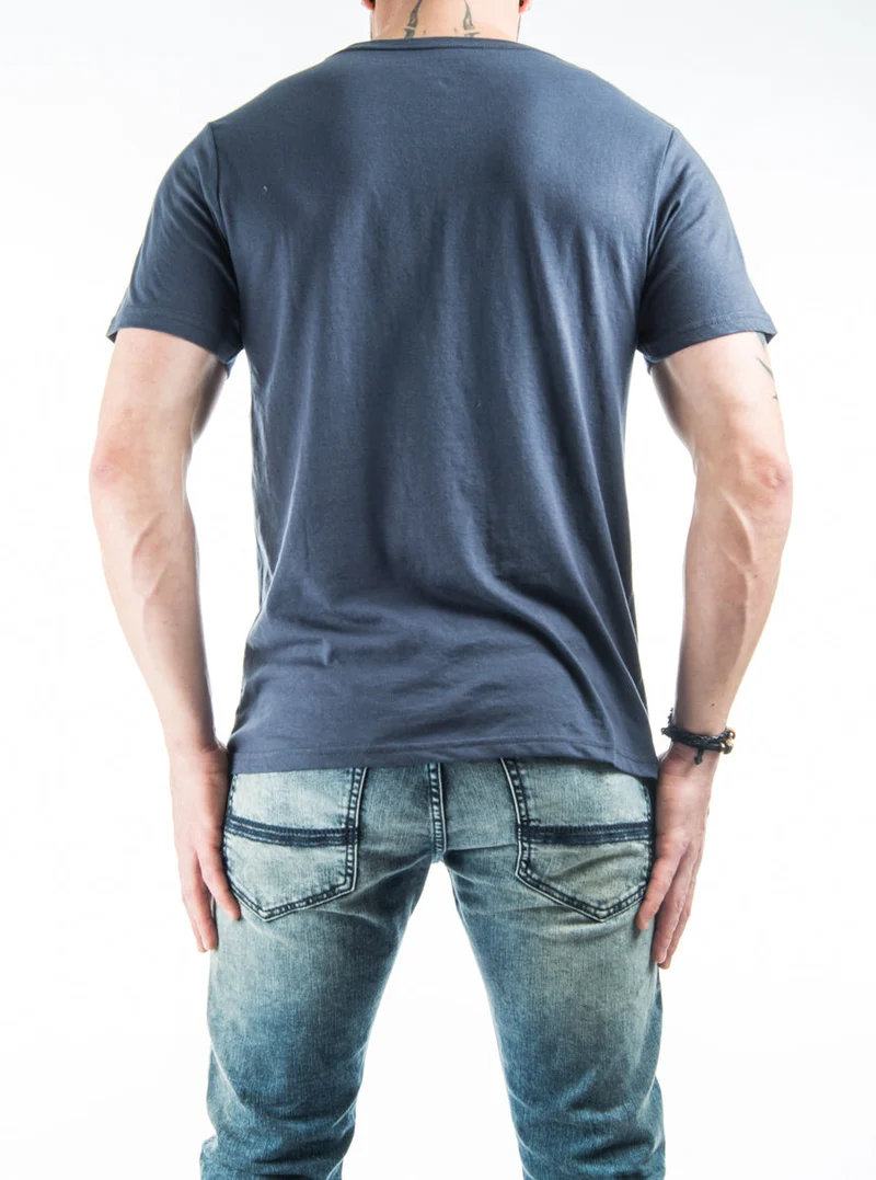T-shirt couleur unie col en V