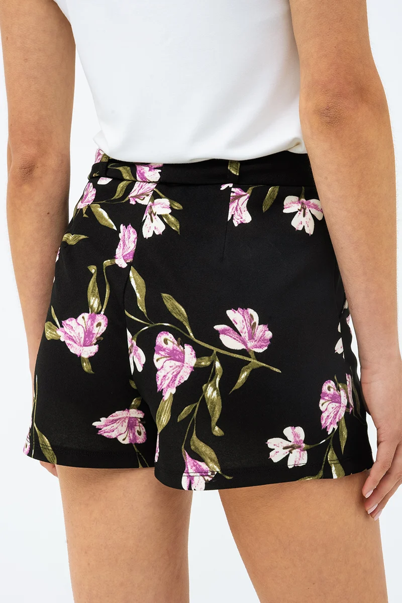Le short imprimé ceinture à nouer