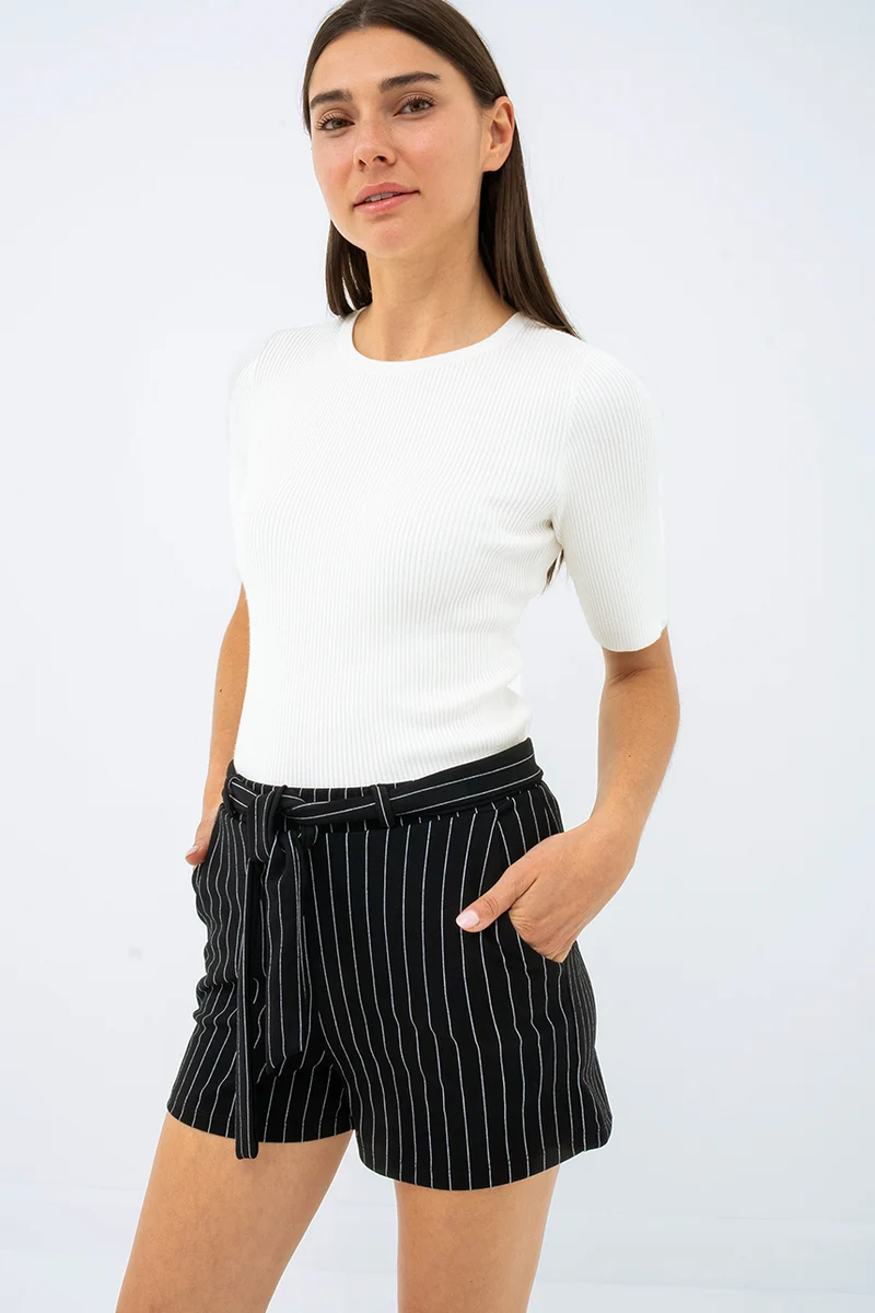 Le short imprimé ceinture à nouer