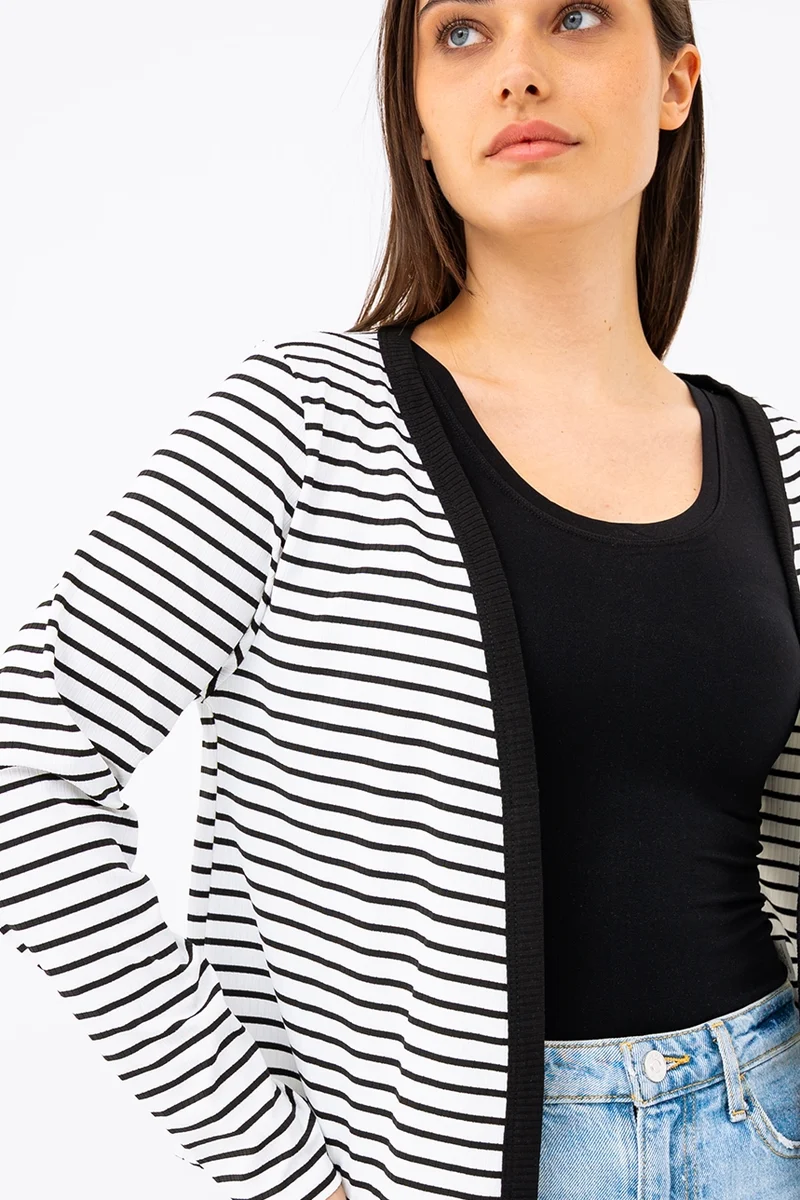 Le cardigan léger à rayures