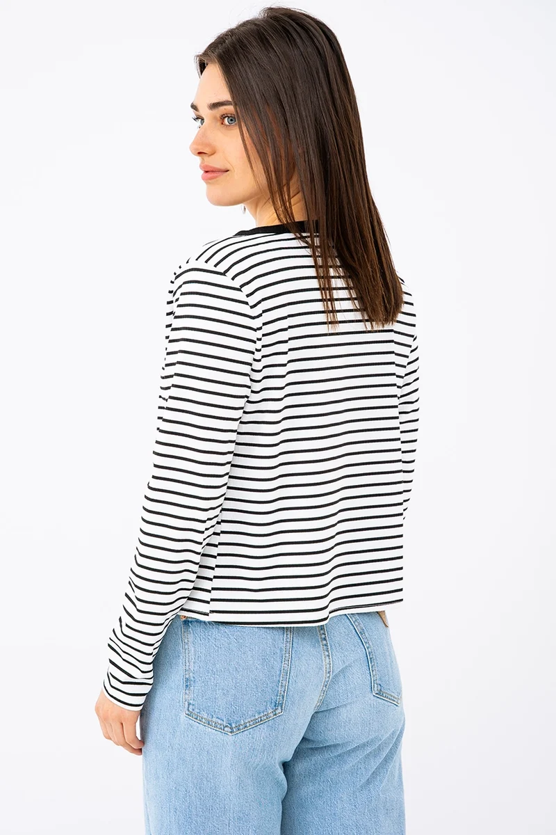 Le cardigan léger à rayures