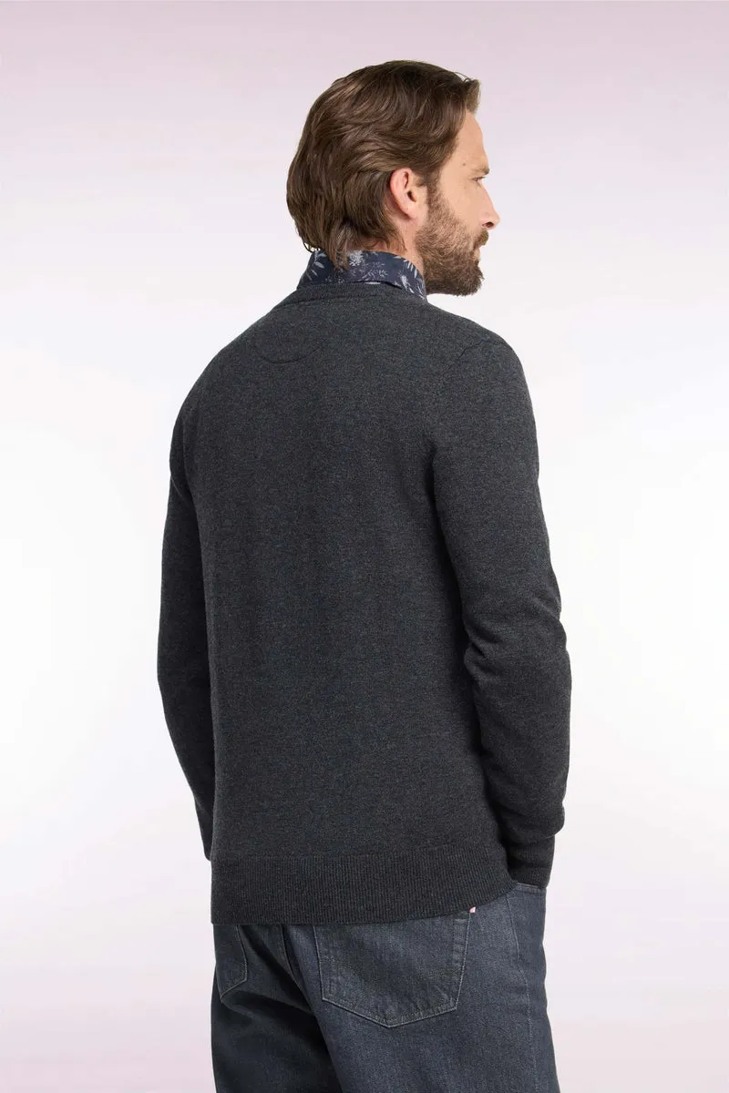 Pull col V en laine et coton gris foncé coupe droite