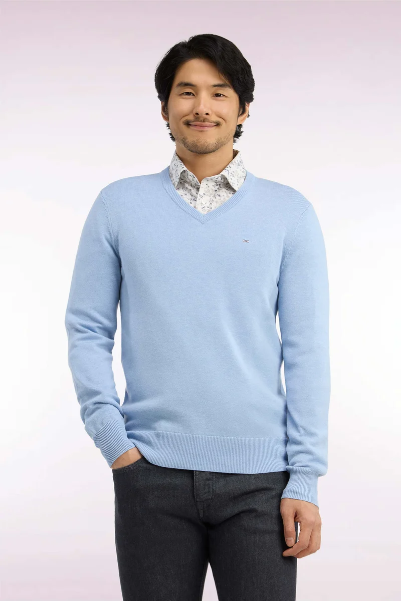 Pull col V en laine et coton ciel coupe droite