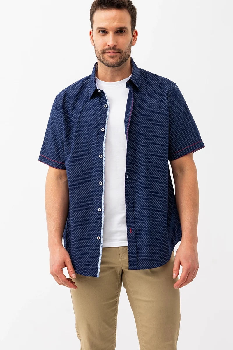 La chemise imprimée all-over