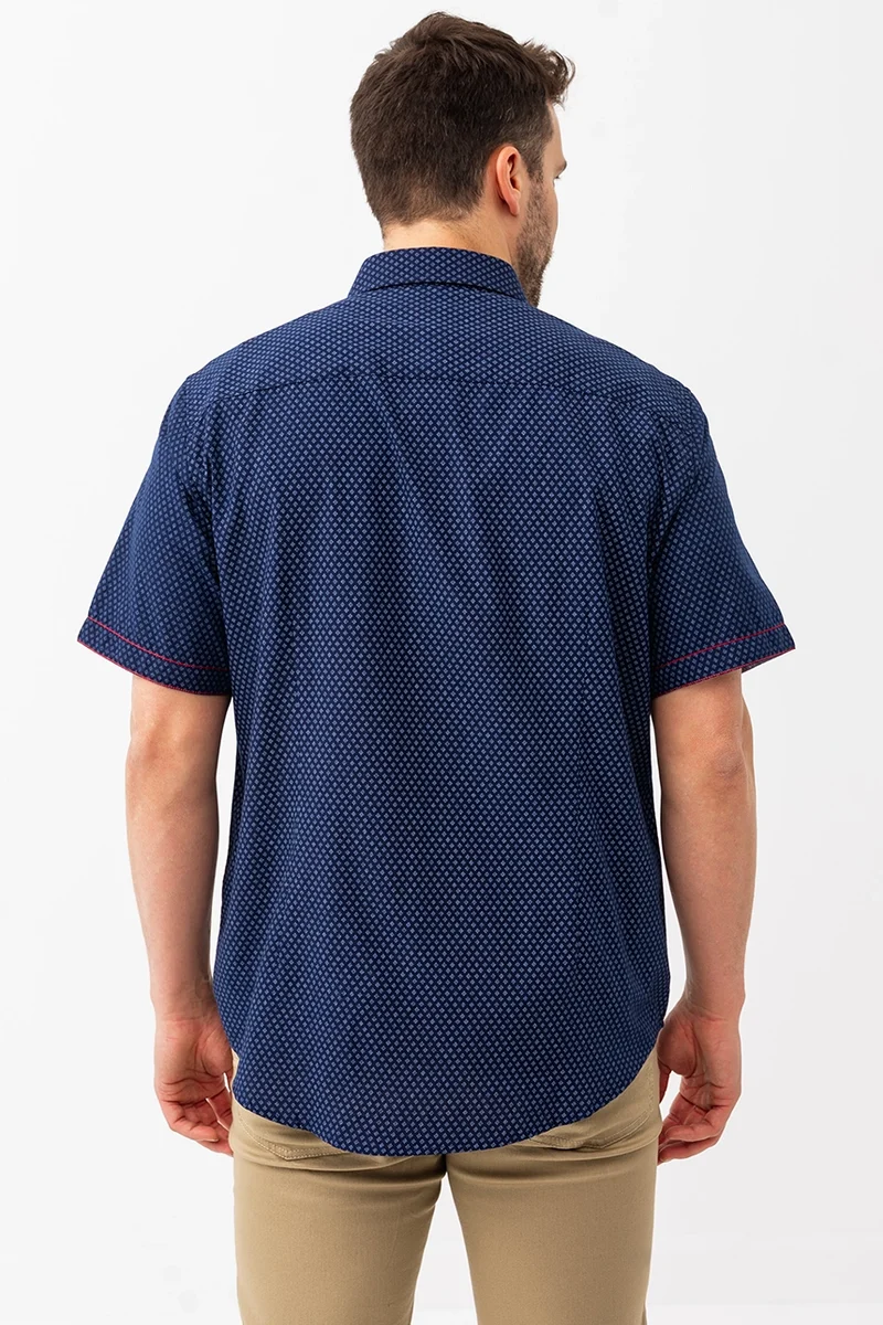 La chemise imprimée all-over