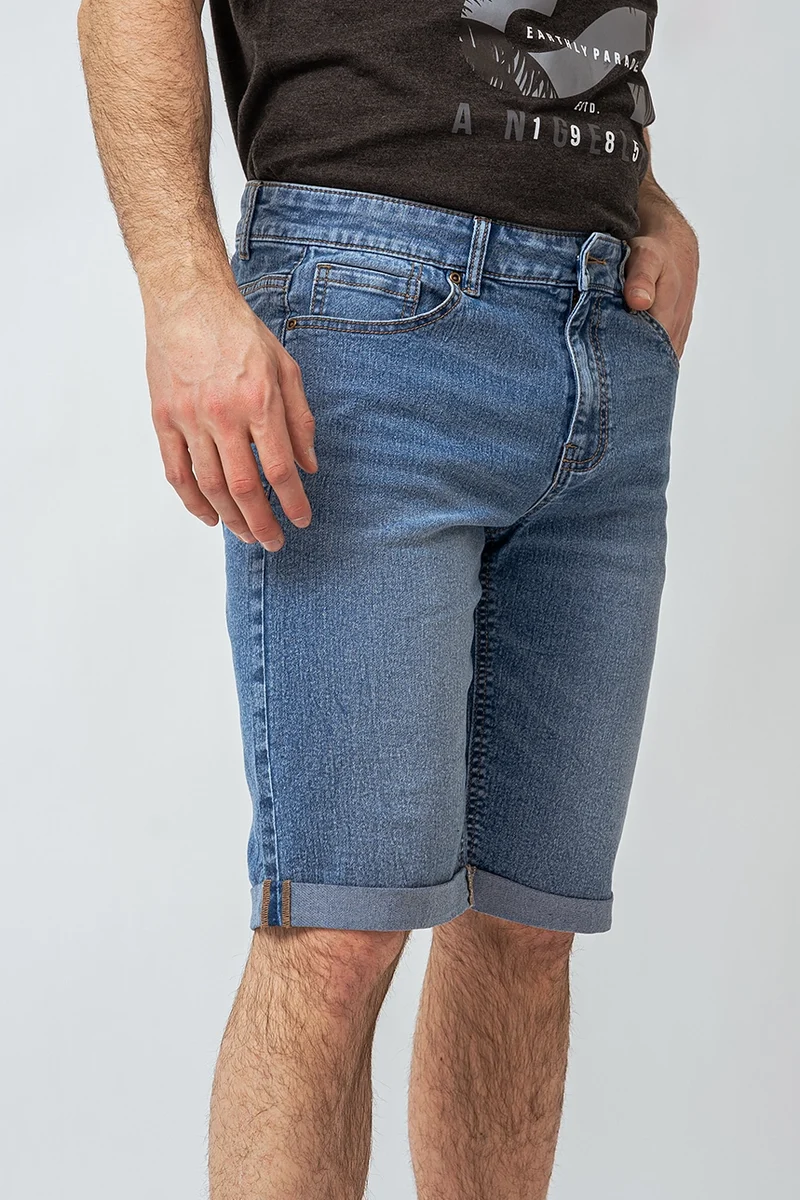 Le bermuda en denim classique