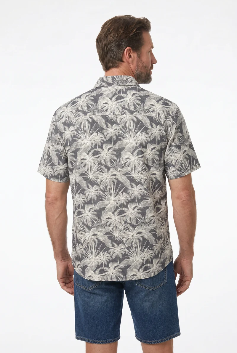 La chemise à motif palmier en lin