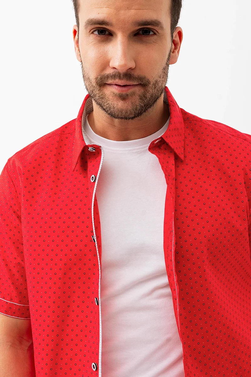La chemise imprimée all-over