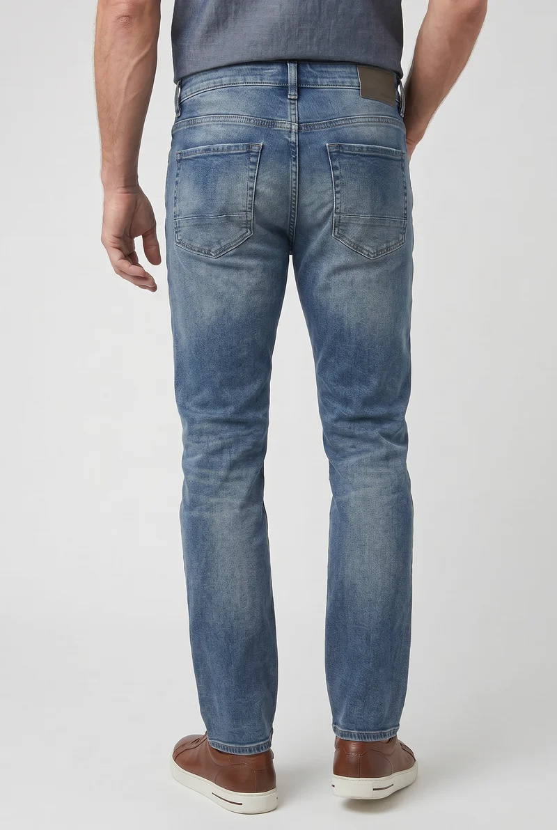 Le jean étroit à taille haute