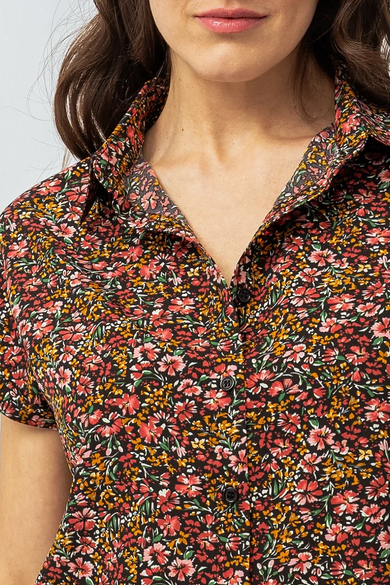 La blouse manches courtes petites fleurs