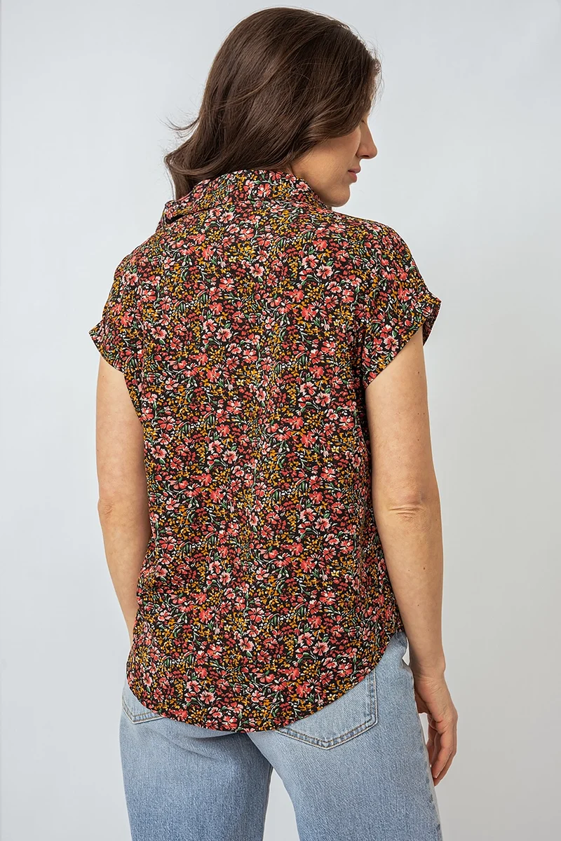 La blouse manches courtes petites fleurs