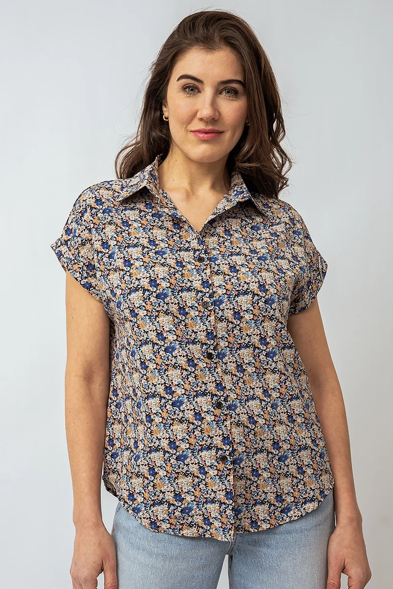 La blouse manches courtes petites fleurs