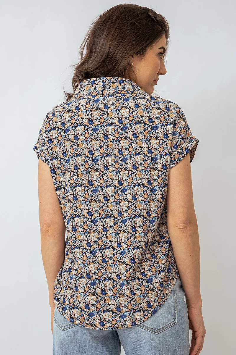 La blouse manches courtes petites fleurs