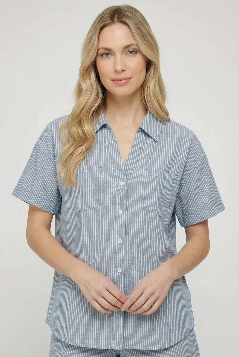 La chemise en coton rayée