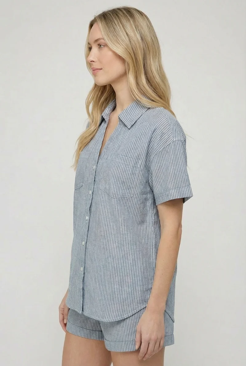 La chemise en coton rayée