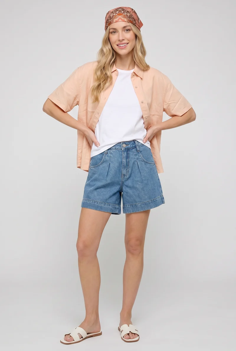 Le short à plis taille haute
