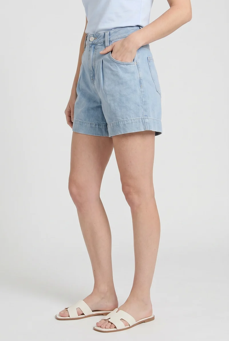 Le short à plis taille haute