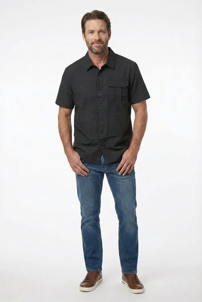 Chemise noire à manches courtes