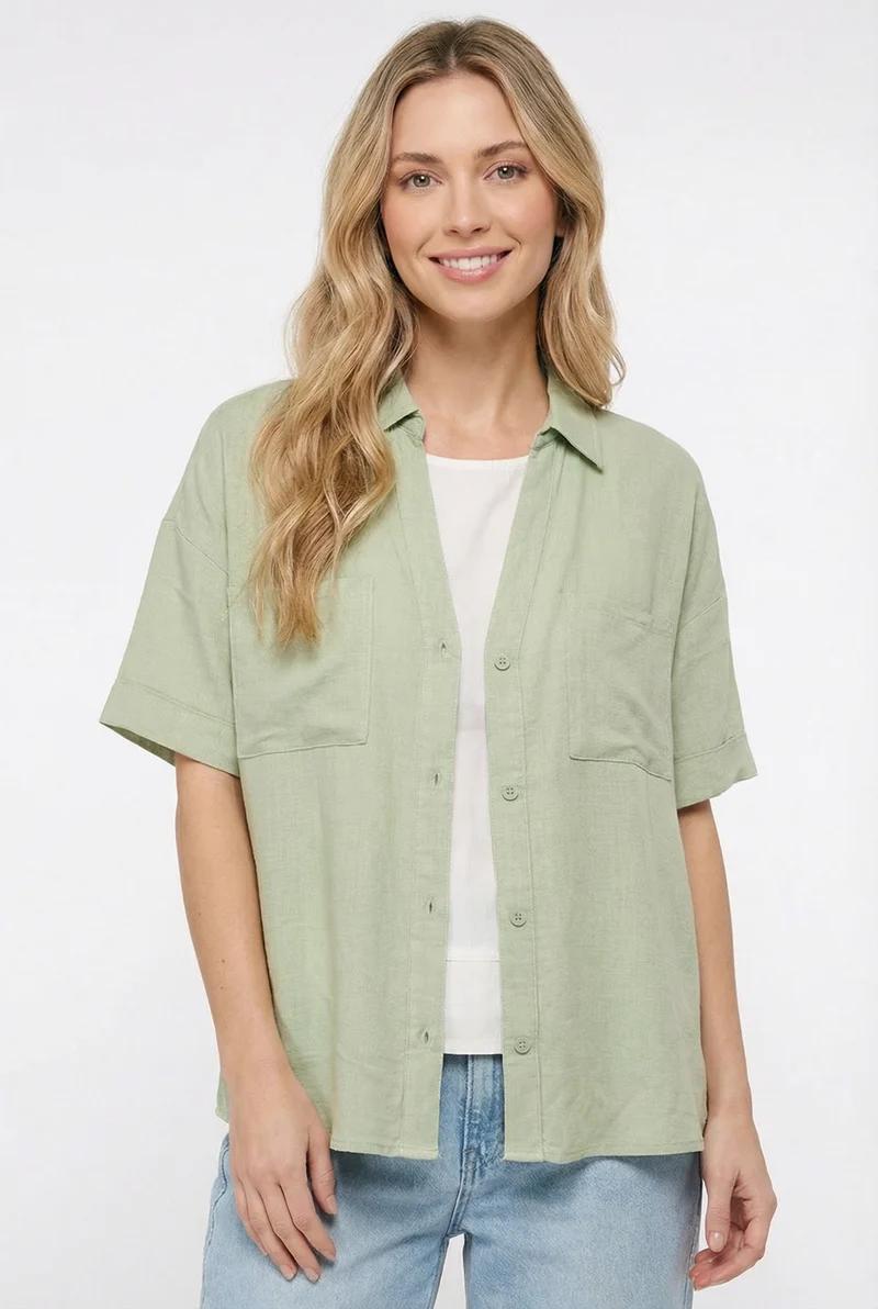 La chemise ample en lin à manches courtes