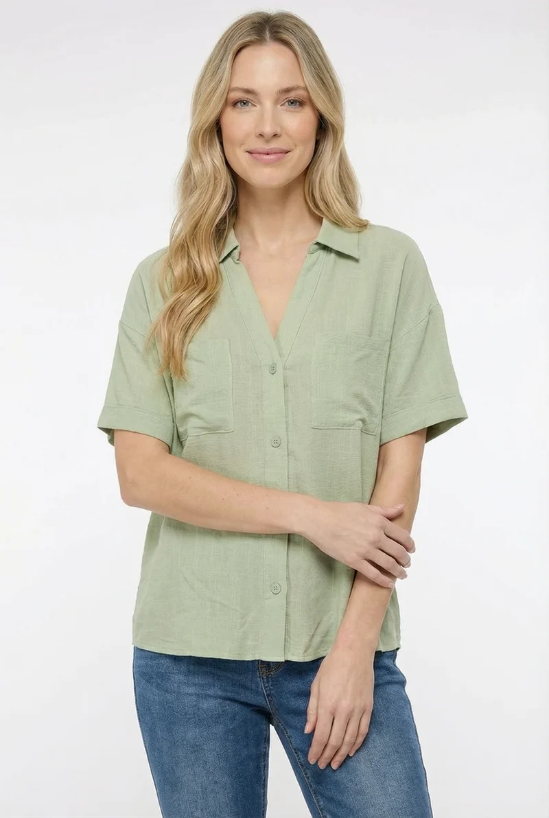 La chemise ample en lin à manches courtes