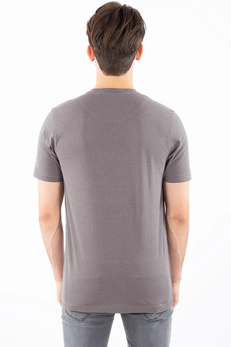 T-shirt ligné avec bouton | 3 couleurs