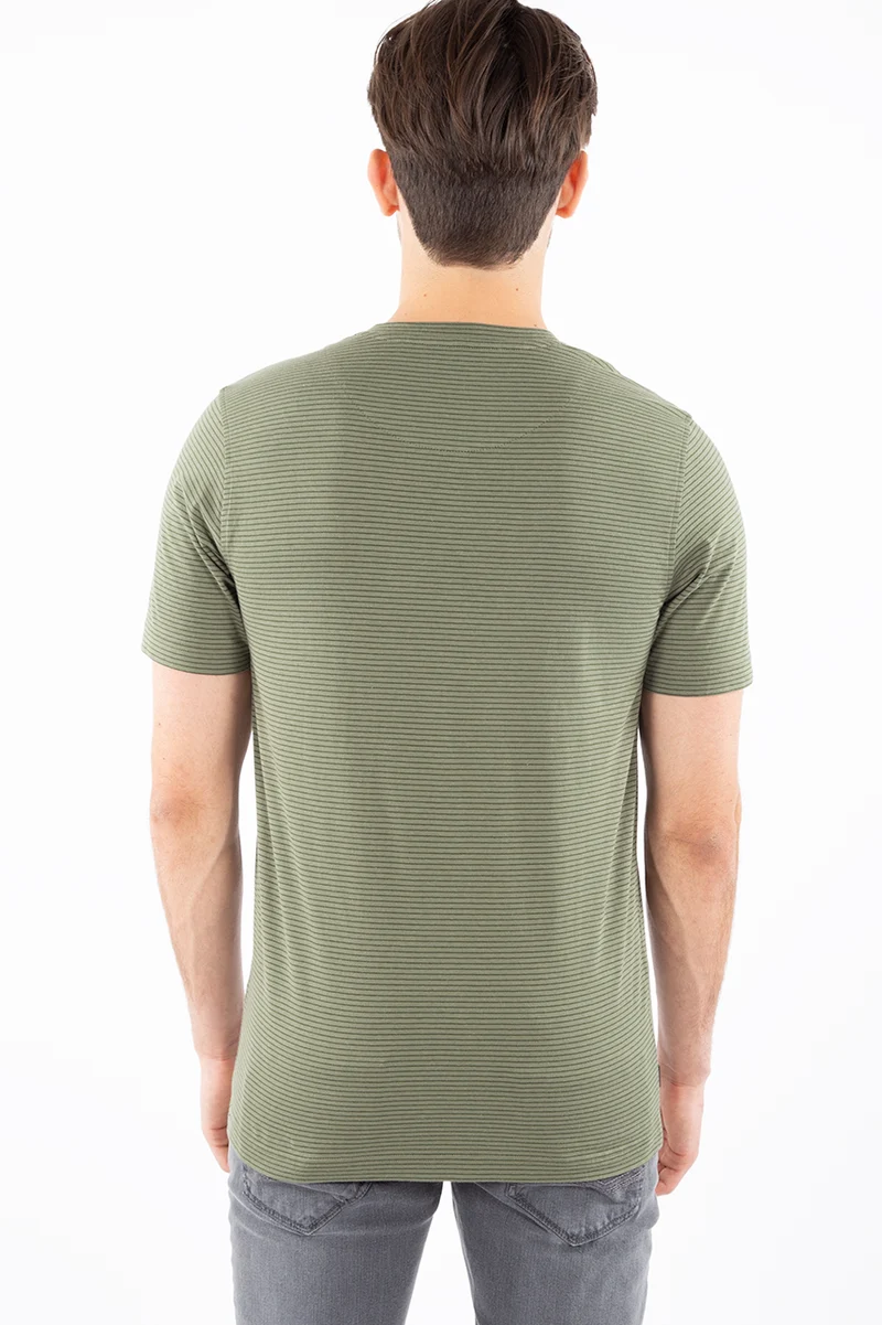 T-shirt ligné avec bouton | 3 couleurs
