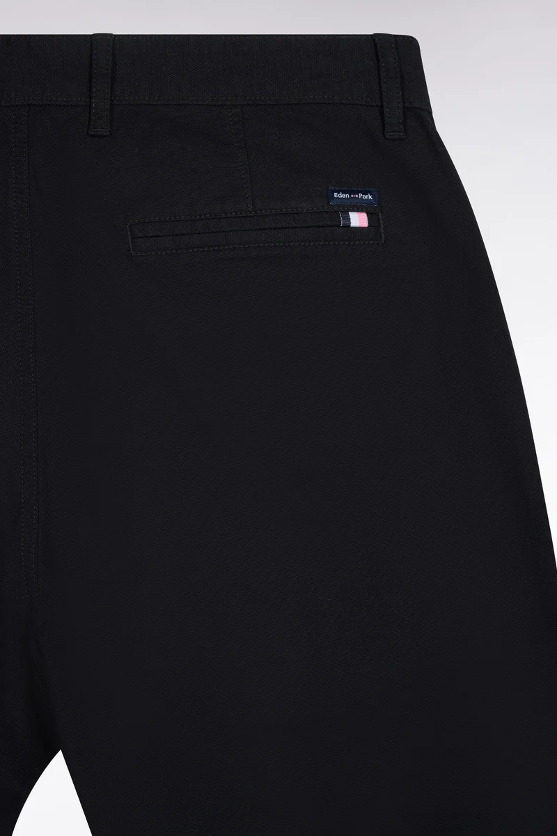 Pantalon chino sans plis en piqué de coton stretch noir coupe regular