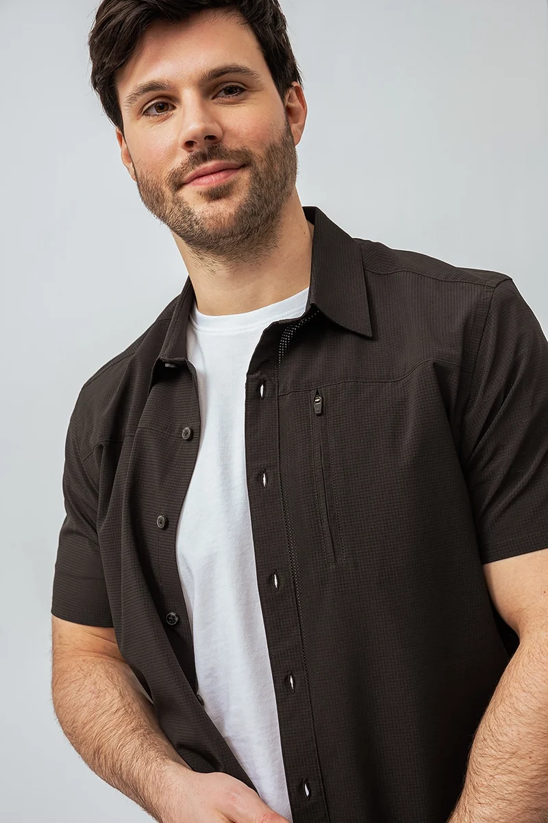 La chemise légère unie