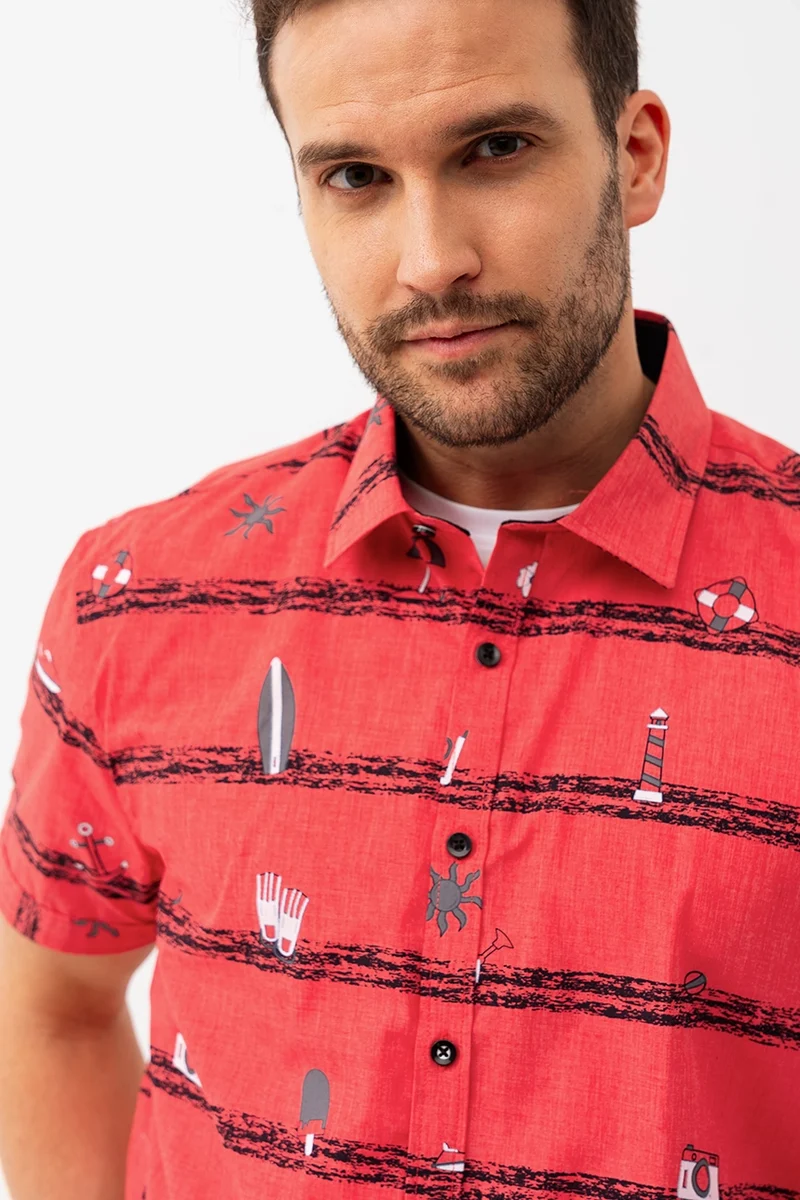 La chemise imprimée plage