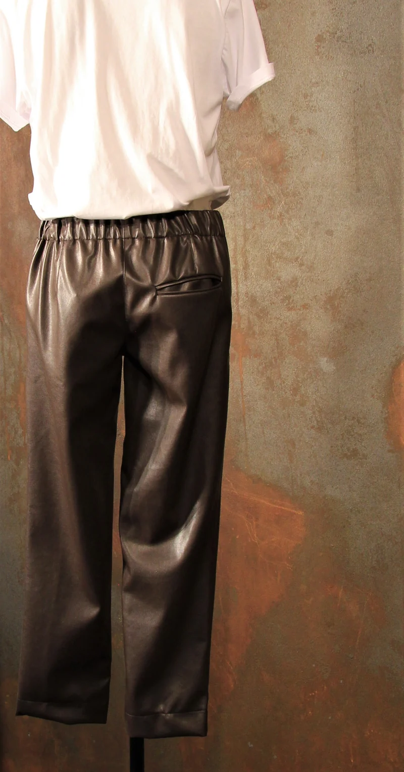 Onze Picasso marron foncé
