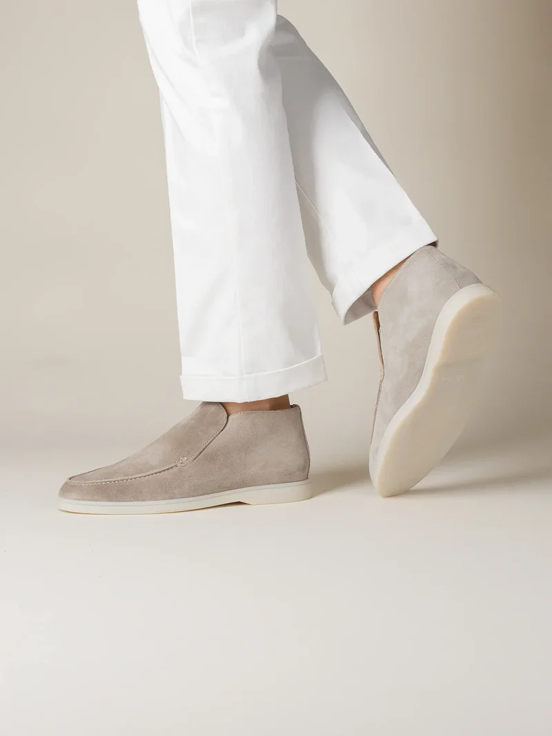 Mocassins de ville en suède gris clair pour homme