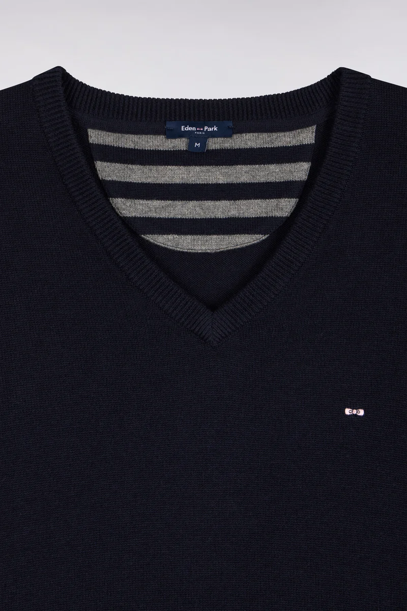 Pull col V en laine et coton marine coupe droite