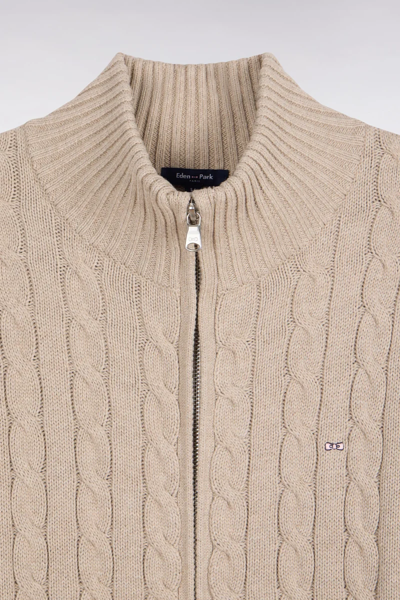 Cardigan à torsades zippé en coton beige coupe droite