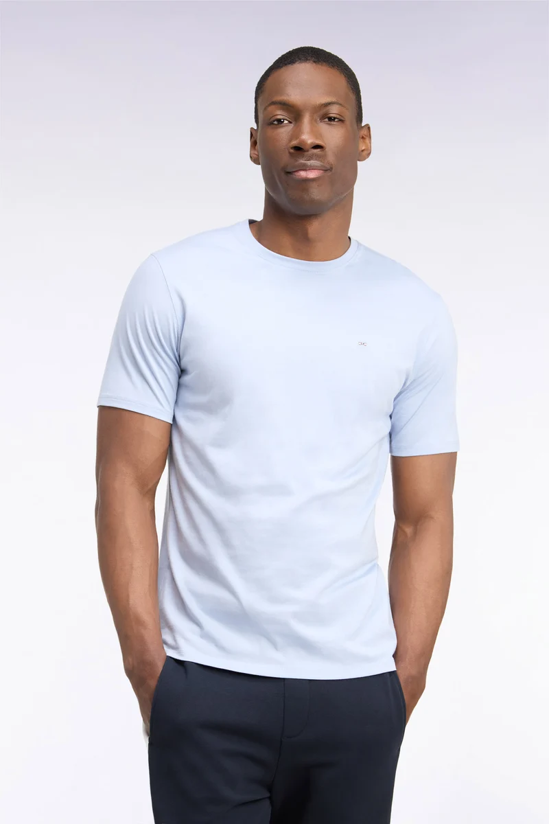 T-shirt manches courtes col rond en coton bleu ciel coupe droite