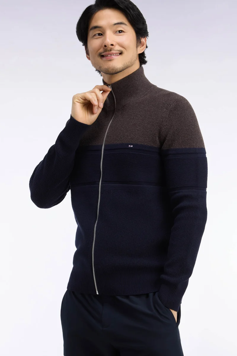 Cardigan zippé bicolore en laine mérinos marine et marron coupe droite