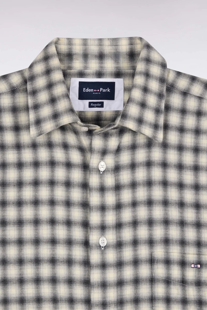 Chemise en coton à carreaux écrue coupe droite