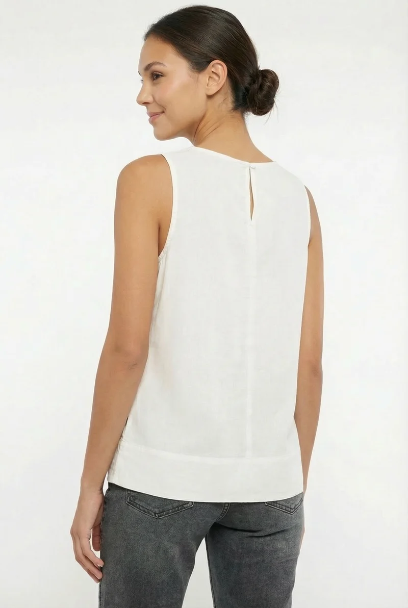 La camisole blanche intemporelle