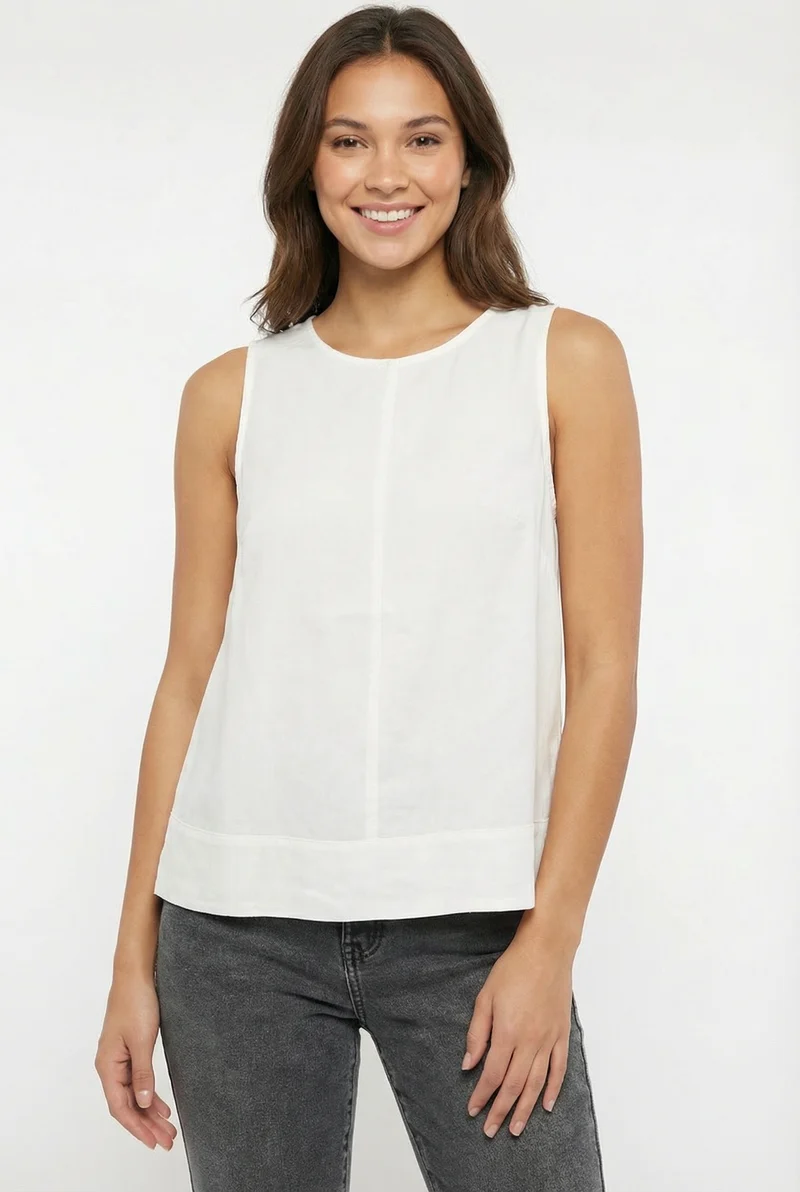 La camisole blanche intemporelle