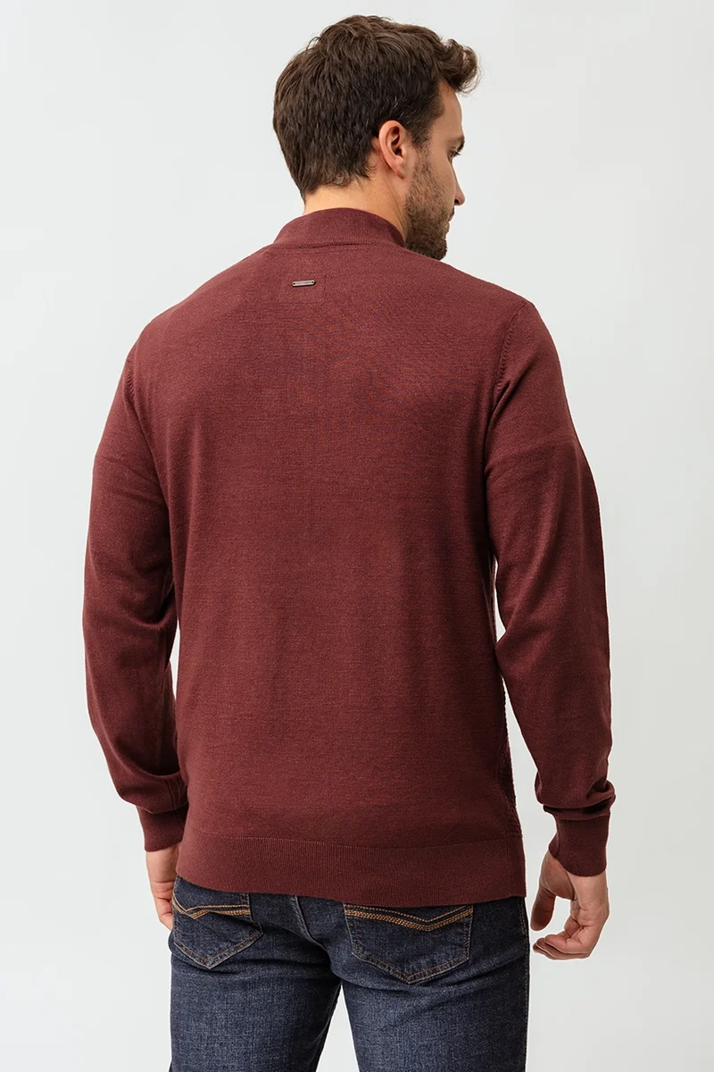 Le chandail en tricot col zippé