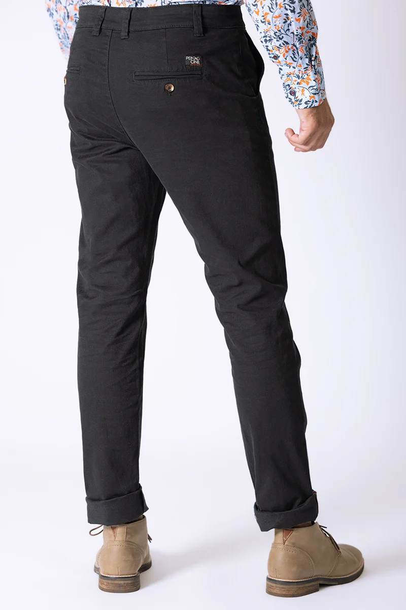 Le pantalon chino de couleur