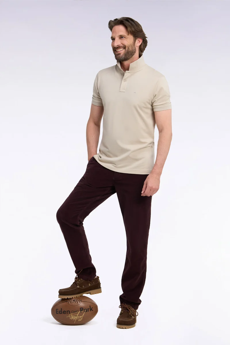 Pantalon chino sans plis en velours côtelé marron coupe regular