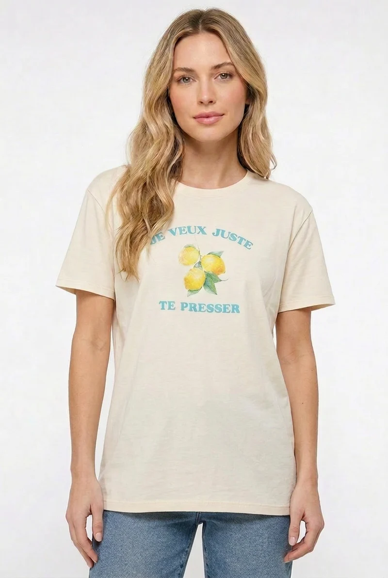 Le t-shirt à imprimé graphique