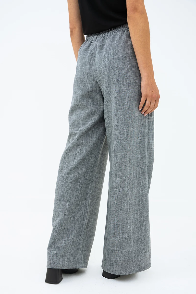 Le pantalon fluide chic à boucle