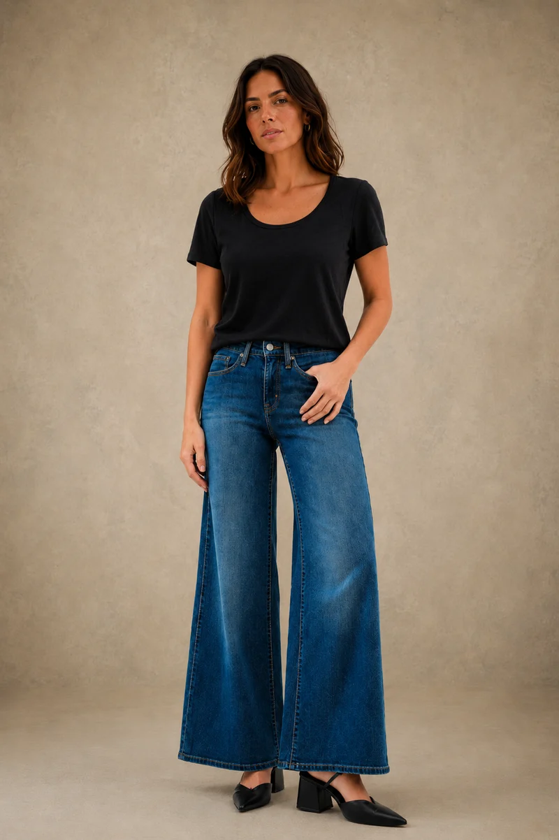 Le jean moulant à jambe large 318 de Levis
