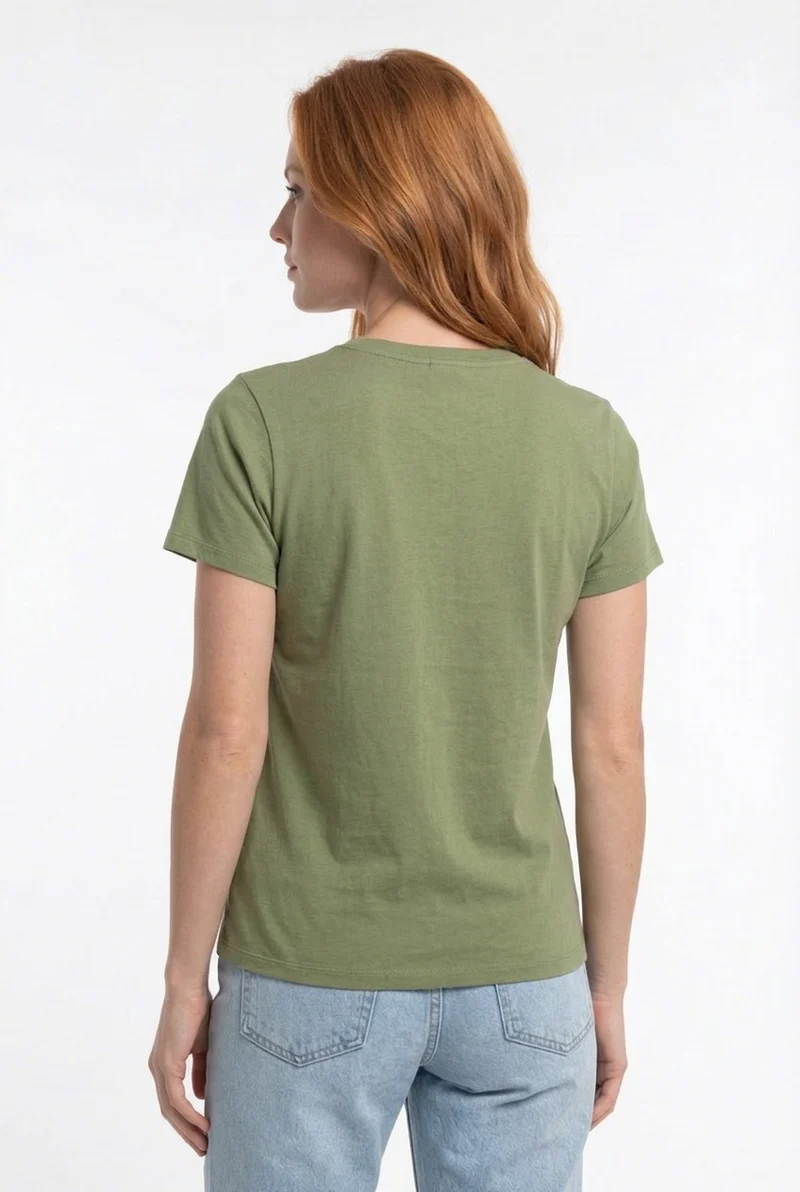 Le t-shirt essentiel à coupe classique