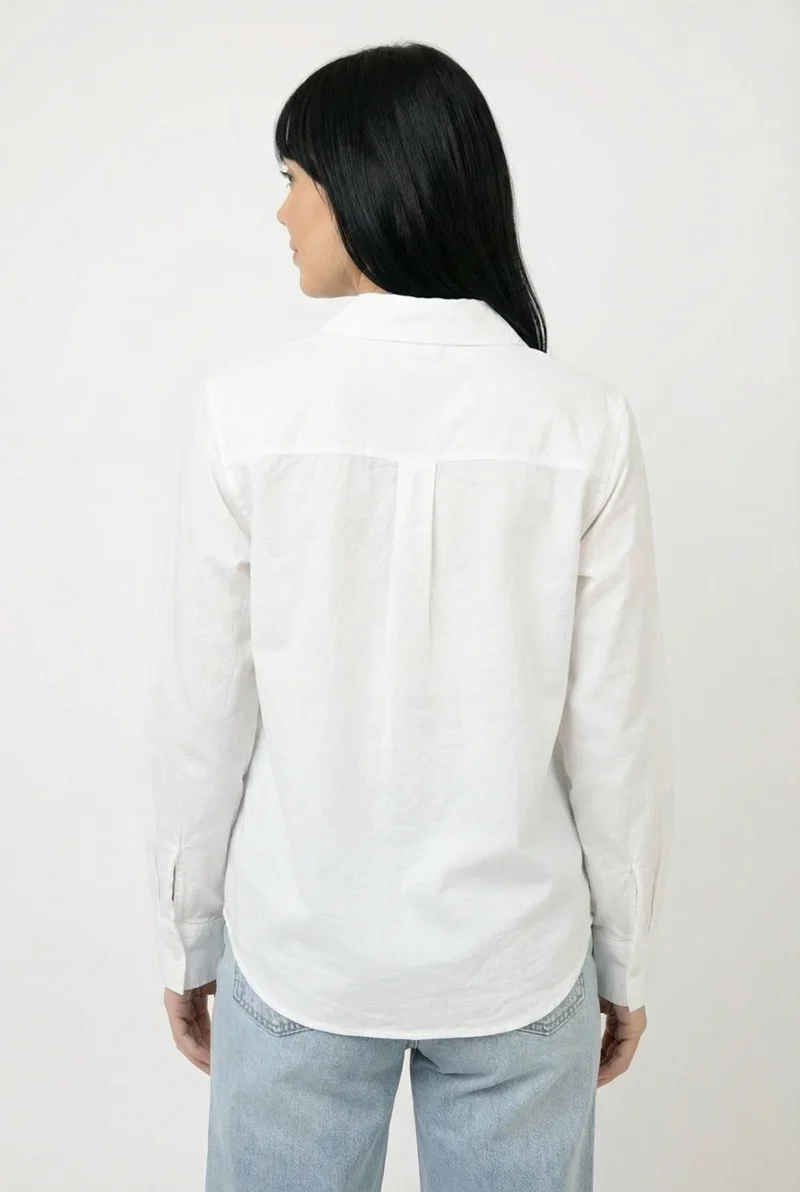 La chemise essentielle à coupe classique