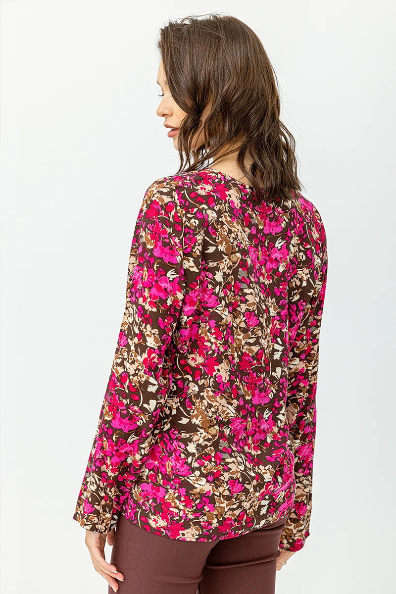 La blouse imprimé floral accent rose