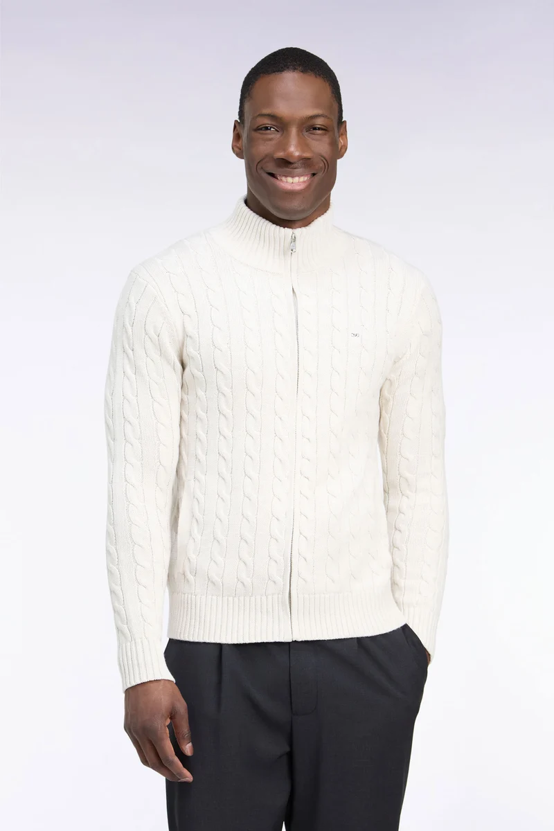 Cardigan à torsades zippé en coton écru coupe droite